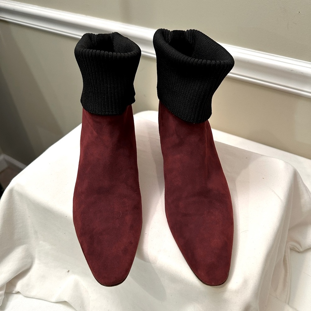 DONNA KARAN vintage burgundy suede ankle boot in EUC, with black collars folded